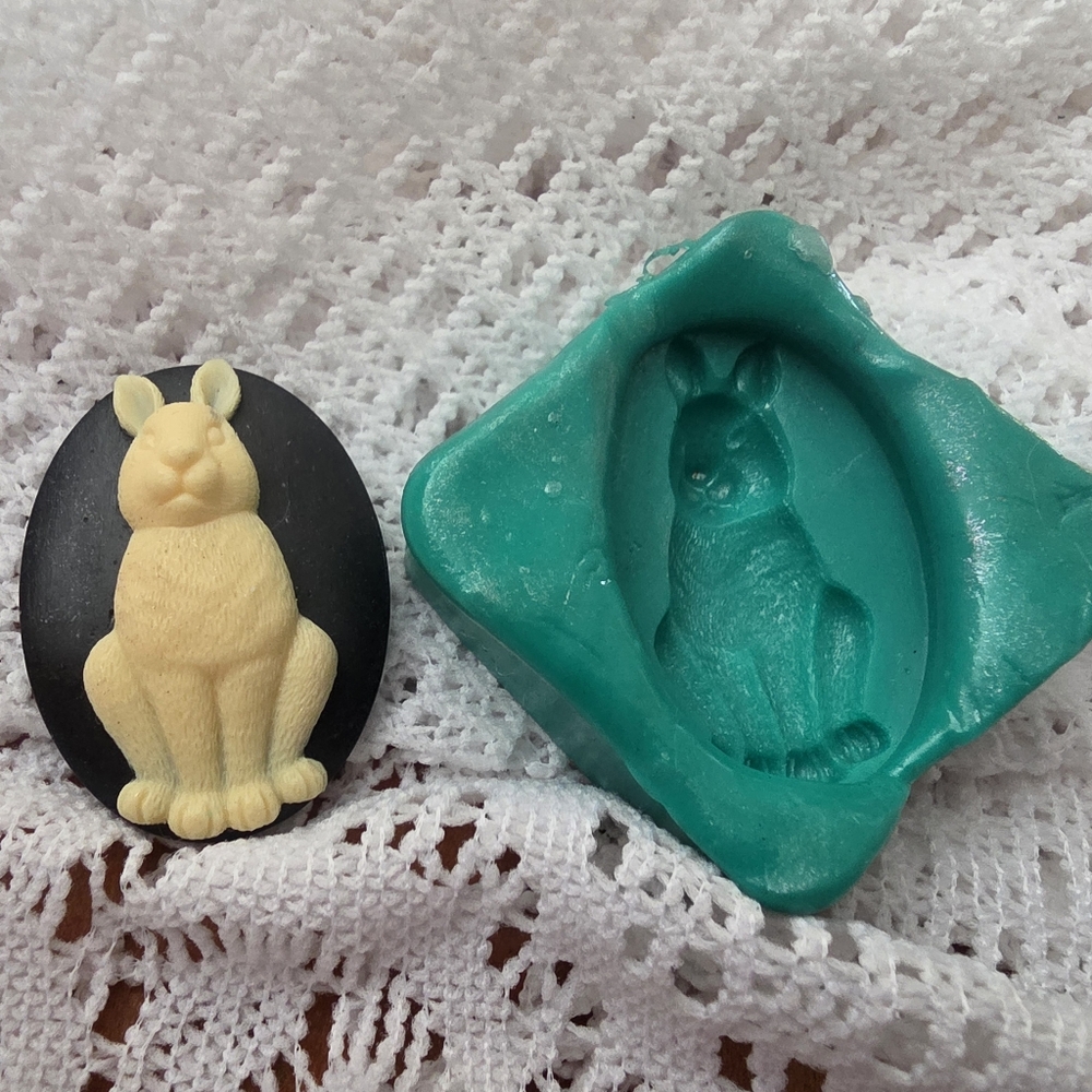 Rabbit Animal Mold, Jewelry Making For Resin / Polymer Clay 30x40mm
